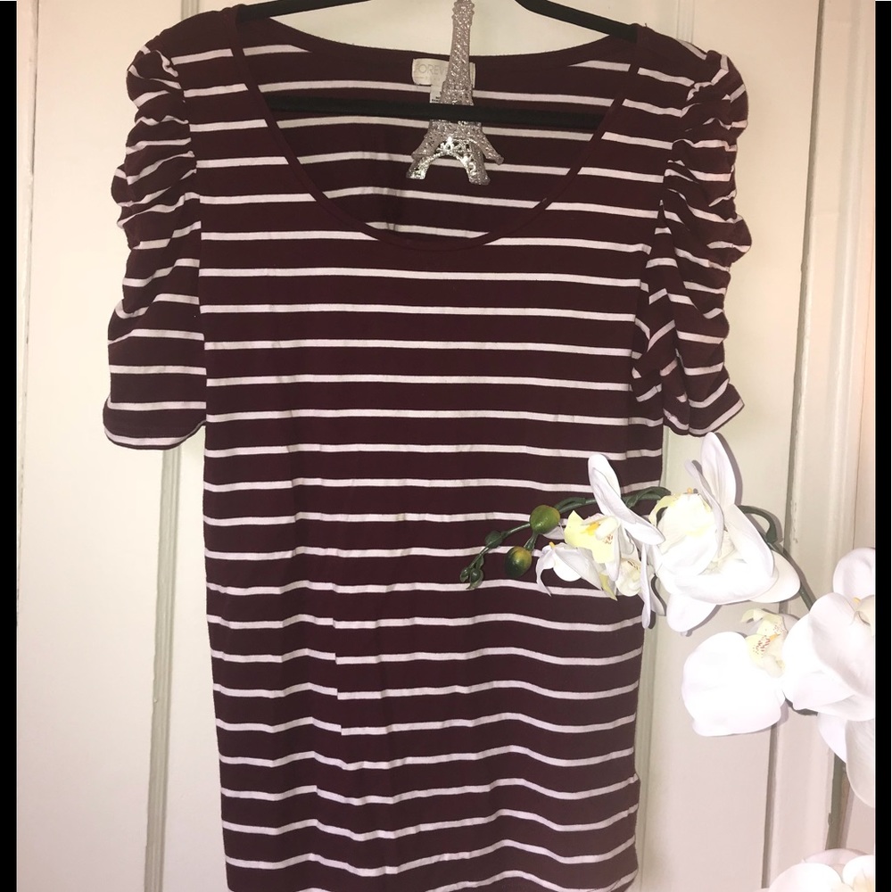 🎉🎉BOGO🎉🎉maroon and white tee